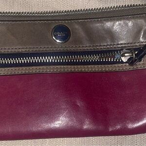 Coach pouch/hand clutch bag leather burgundy/grey